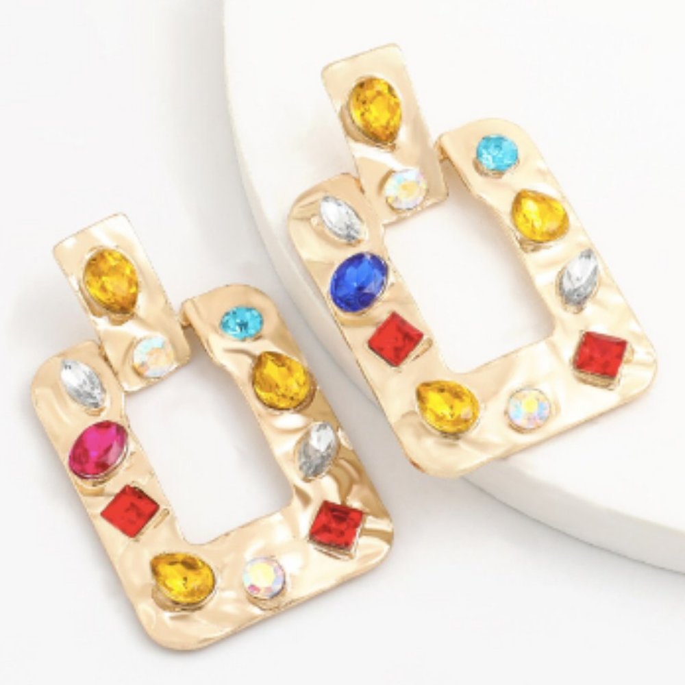 Rhinestone decorated rectangular earrings - Picture 2 of 7